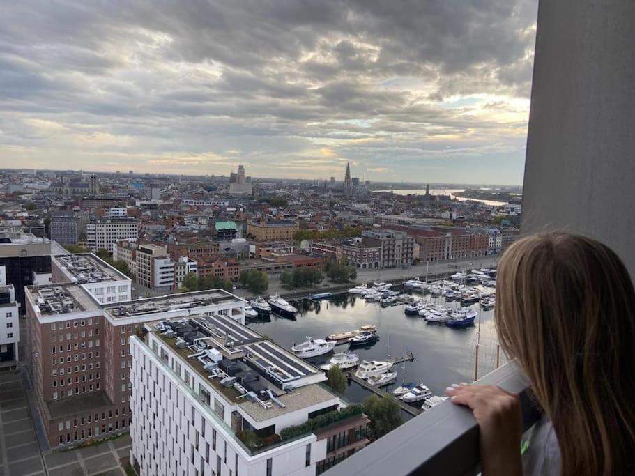 Uniek Appartement - Mooiste En Hoogste Uitzicht Op Antwerpen! - Incl Gratis Parking Bagian luar foto