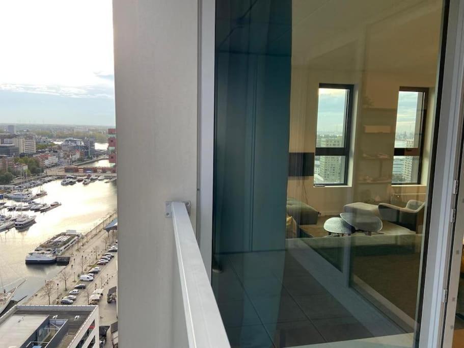 Uniek Appartement - Mooiste En Hoogste Uitzicht Op Antwerpen! - Incl Gratis Parking Bagian luar foto